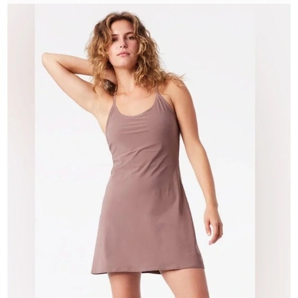 Outdoor Voices Dress Womens Medium Mauve Purple Exercise Workout Athletic Mini - Picture 1 of 4